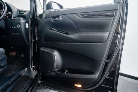 Toyota Alphard 2.5 MPV 2.5 SUV Automatic Petrol Hybrid 31