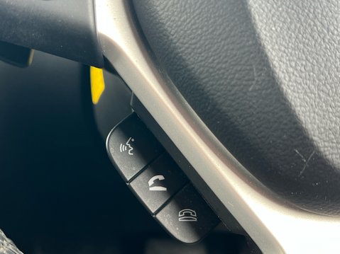 Suzuki Vitara SZ-T MHEV 32