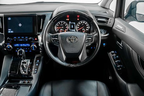 Toyota Alphard 2.5 MPV 2.5 SUV Automatic Petrol 37