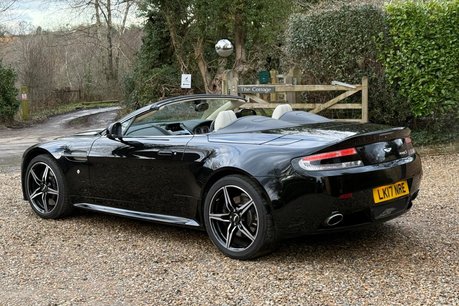Aston Martin Vantage S V8 ROADSTER 10