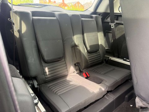 Land Rover Discovery Sport 2.0 Discovery Sport HSE Dynamic Luxury TD4 Auto 4WD 5dr 31