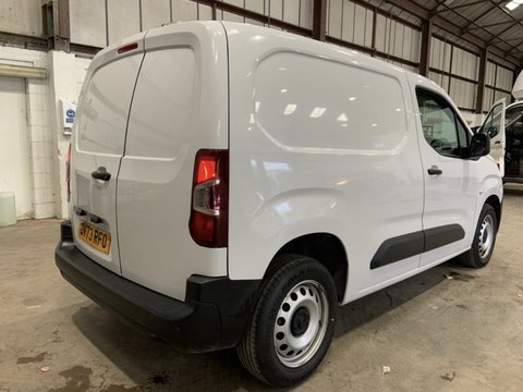 Peugeot Partner BLUEHDI PROFESSIONAL PREMIUM PLUS L1 5
