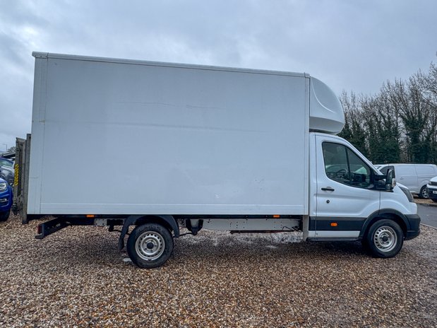 Ford Transit LUTON XLWB L4 Trend 350 130ps Tail Lift EURO 6 SELECT 5