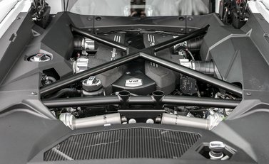 Lamborghini Aventador S 20