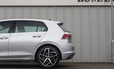 Volkswagen Golf 8 2.0 TDI Style 27
