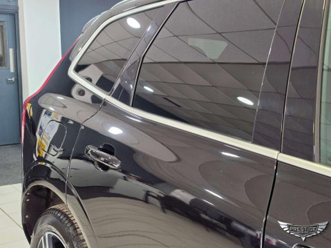 Volvo XC60 2.0 D5 PowerPulse R-Design Auto AWD Euro 6 (s/s) 5dr 21