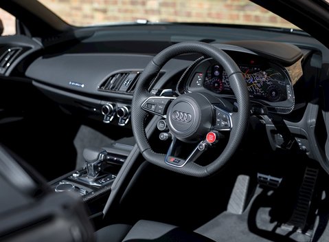 Audi R8 V10 Plus Spyder 13