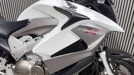 Honda VFR 2011 ONLY 22K NEW MOT SERVICED TOP BOX TOURER 800CC 41