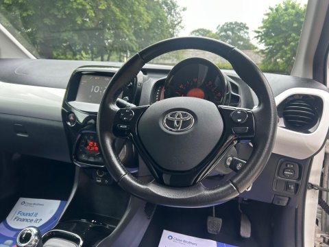 Toyota Aygo 1.0 VVT-i x-style x-shift Euro 6 5dr 31