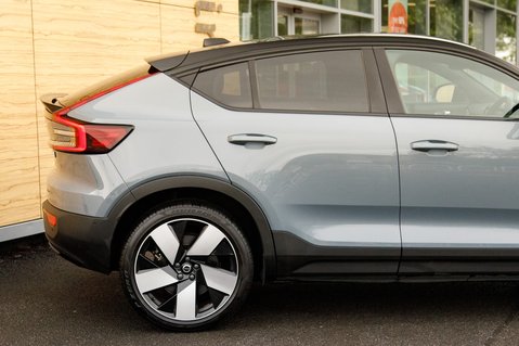 Volvo C40 RECHARGE PRO TWIN AWD 8