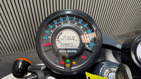 Royal Enfield Shotgun 2025 ONLY 2K GREAT CONDITION MOT 2028 LARGE TOP BOX 24