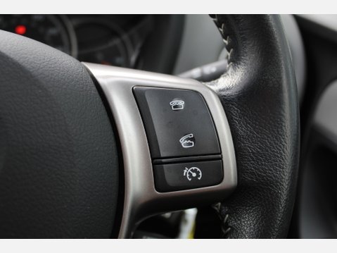 Toyota Yaris VVT-I ICON 14
