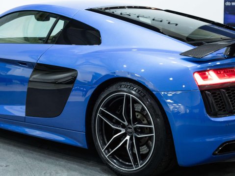 Audi R8 5.2 FSI V10 Coupe 2dr Petrol S Tronic quattro Euro 6 (s/s) (540 ps) 30