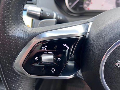 Jaguar E-Pace 2.0 D204 MHEV R-Dynamic Black Auto AWD Euro 6 (s/s) 5dr 21