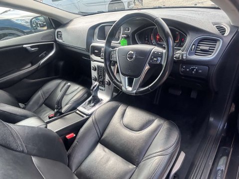 Volvo V40 2.0 D3 Inscription Hatchback 5dr Diesel Auto Euro 6 (s/s) (150 ps) 48