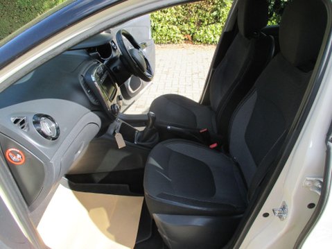 Renault Captur 0.9 TCe ENERGY Dynamique S MediaNav Euro 5 (s/s) 5dr 27