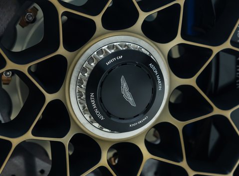 Aston Martin Valkyrie 34