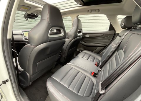 MG HS 1.5 T-GDI EXCLUSIVE 16