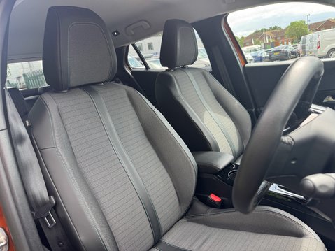 Peugeot 2008 50kWh Allure SUV 5dr Electric Auto (136 ps) 11
