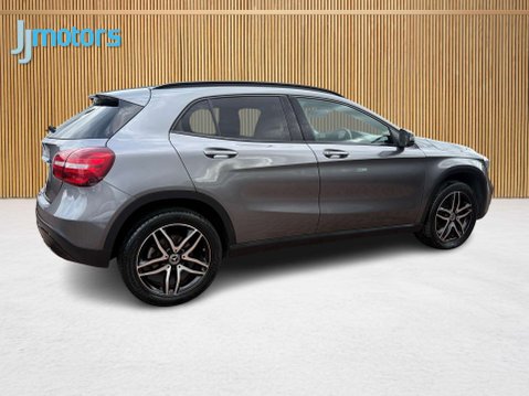 Mercedes-Benz GLA 1.6 GLA180 Urban Edition SUV 5dr Petrol 7G-DCT Euro 6 (s/s) (122 ps) 14