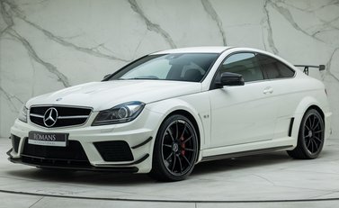 Mercedes-Benz C63 AMG Black Series 1
