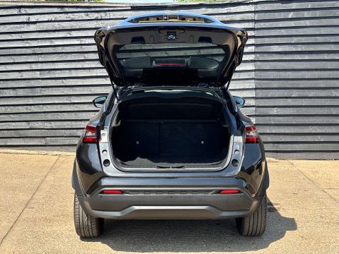 Nissan Juke 1.0 Juke Tekna DiG-T 5dr 9