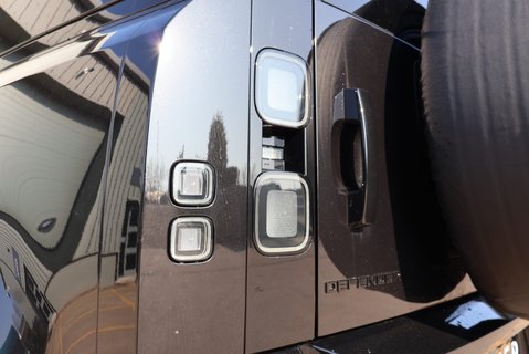 Land Rover Defender 110 BRAND NEW HARDTOP  250  TOP X-DYNAMIC SE REAR SEATS STYLED BY SEEKER  17