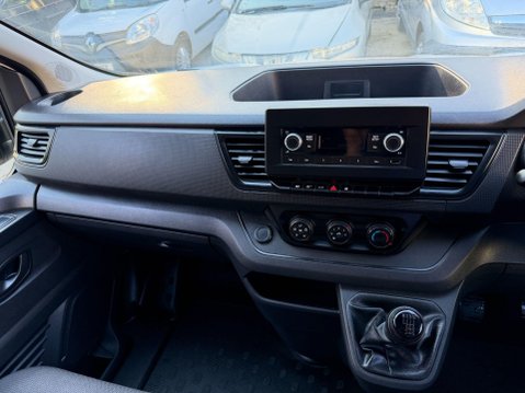 Renault Trafic 2.0 dCi Blue LL30 Business L2 H1 Euro 6 (s/s) 5dr 39