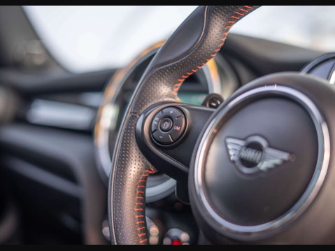 Mini Hatch 2.0 John Cooper Works Auto 3dr 18