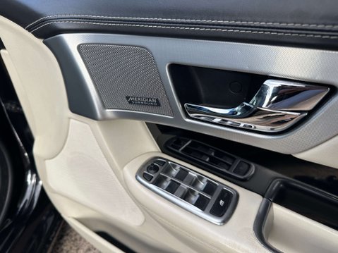 Jaguar XF 3.0 XF S Portfolio V6 D Auto 4dr 29