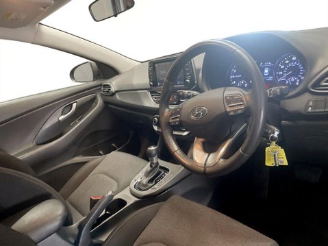 Hyundai i30 1.0 T-GDi MHEV SE Connect Hatchback 5dr Petrol Hybrid DCT Euro 6 (s/s) (120 12