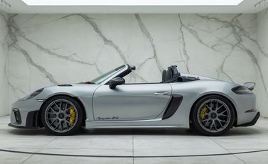Porsche 718 SPYDER RS 6