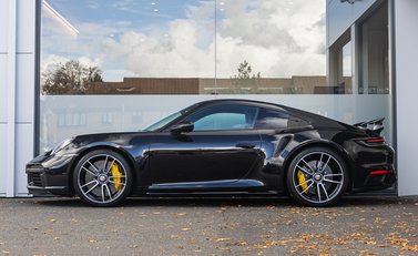 Porsche 911 Turbo S (992) 3