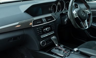 Mercedes-Benz C63 AMG Black Series 13