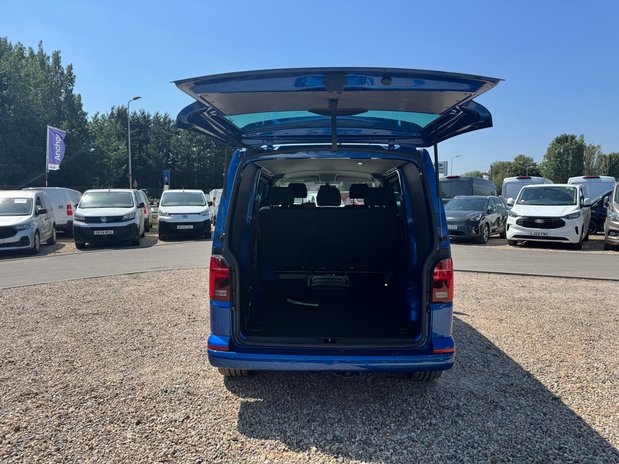 Volkswagen Transporter Crew Cab AUTO SWB L1H1 Low Roof T32 Highline 204ps 4motion Air Con Alloys E 9