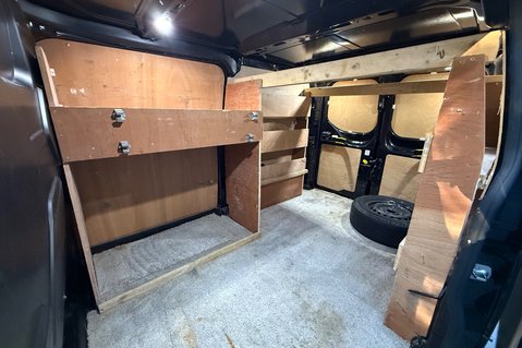 Ford Transit Custom 280 LIMITED ECOBLUE - NO VAT - 1 OWNER—FULL SERVICE HISTORY -APPLE CARPLAY  35