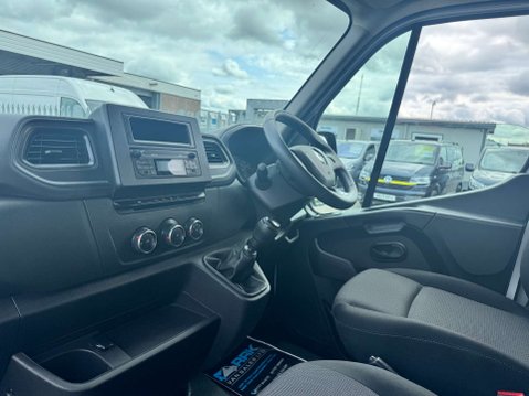 Renault Master 2.3 dCi 35 Business+ Panel Van 4dr Diesel Manual FWD LWB Medium Roof Euro 6 31