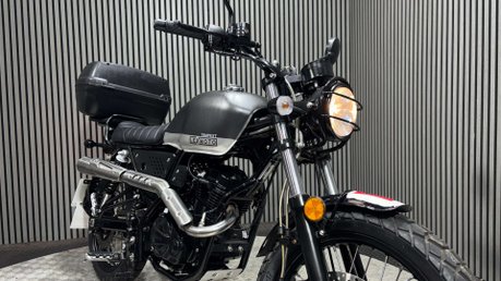 Lexmoto Tempest 2024 ONLY 2K TOP BOX 125CC MOT WARRANTY LEARNER BIKE 28