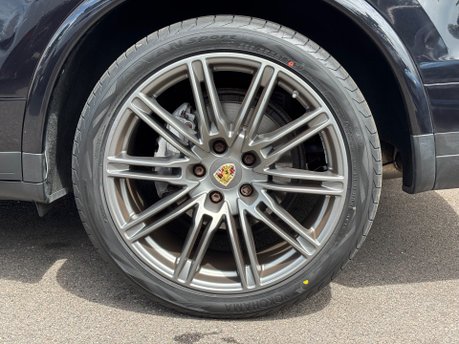 Porsche Cayenne 3.0 TD V6 Platinum Edition SUV 5dr Diesel TiptronicS 4WD Euro 6 (s/s) (262 7