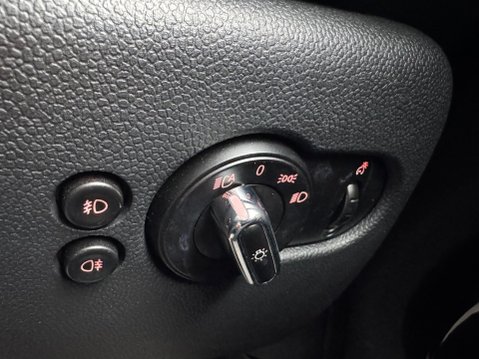 Mini Hatch 1.5 Cooper Euro 6 (s/s) 3dr 31