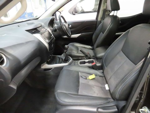 Nissan Navara 2.3 Navara N-Guard dCi 4WD 5dr 8