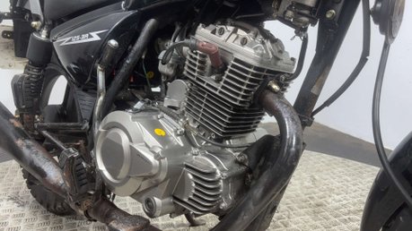 Zontes ZT 125 2014 7K RUNNING PROJECT BIKE SPARES OR REPAIR 125CC 21