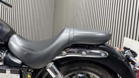 Triumph Bonneville 2013 ONLY 13K 1 OWNER LONG MOT MID-WEIGHT CRUISER BIKE 865CC 34