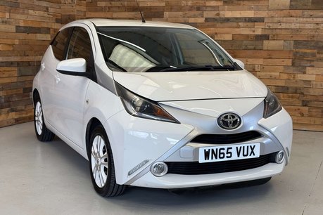Toyota Aygo 1.0 VVT-i x-pure Hatchback 5dr Petrol Manual Euro 6 (68 ps) 1
