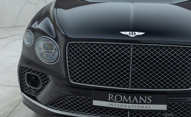 Bentley Bentayga V8 AZURE 36