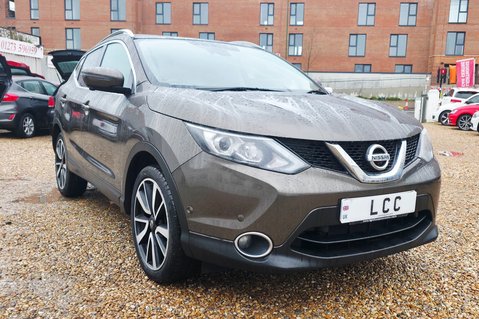 Nissan Qashqai 1.2 TEKNA DIG-T FULL HISTORY! 360 CAMERA.. SAT NAV ! GLASS ROOF 2