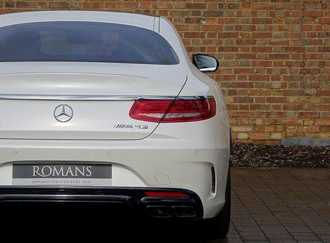 Mercedes-Benz S Class S63 Coupe 11