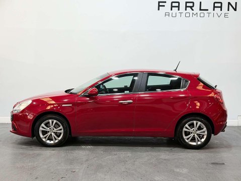 Alfa Romeo Giulietta 1.4 TB MultiAir Lusso Hatchback 5dr Petrol Manual Euro 5 (s/s) (170 bhp) 18