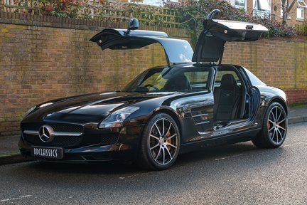 Mercedes-Benz SLS AMG Gullwing 1