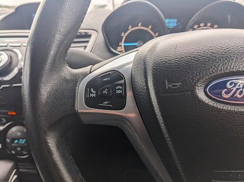 Ford Fiesta TITANIUM 9